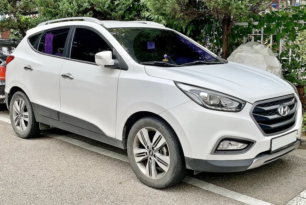  Hyundai Tucson ix second generation diesel SUV rear angle