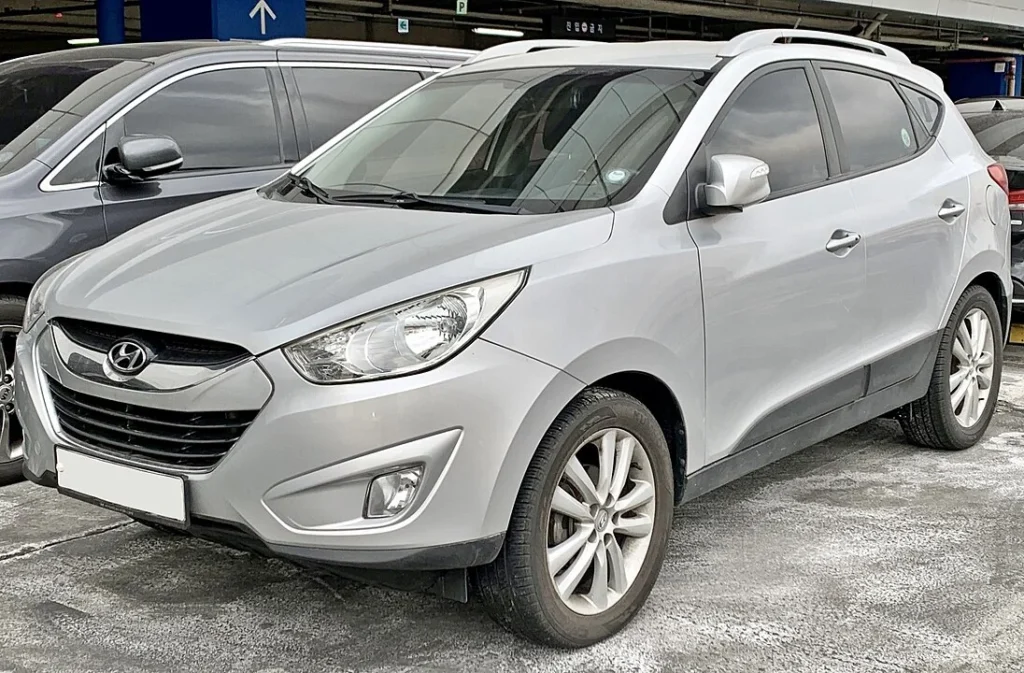  Hyundai Tucson ix second generation diesel SUV rear angle